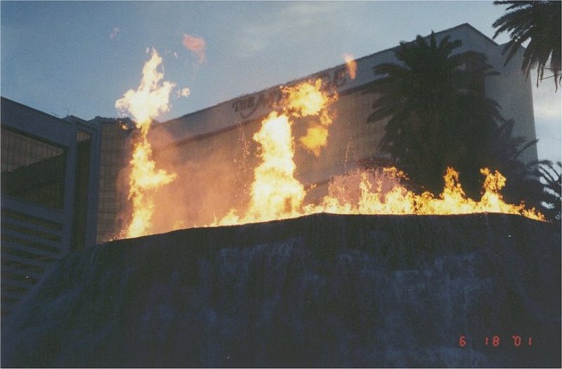 vegas mirage volcano2