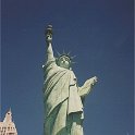 vegas newyork statue